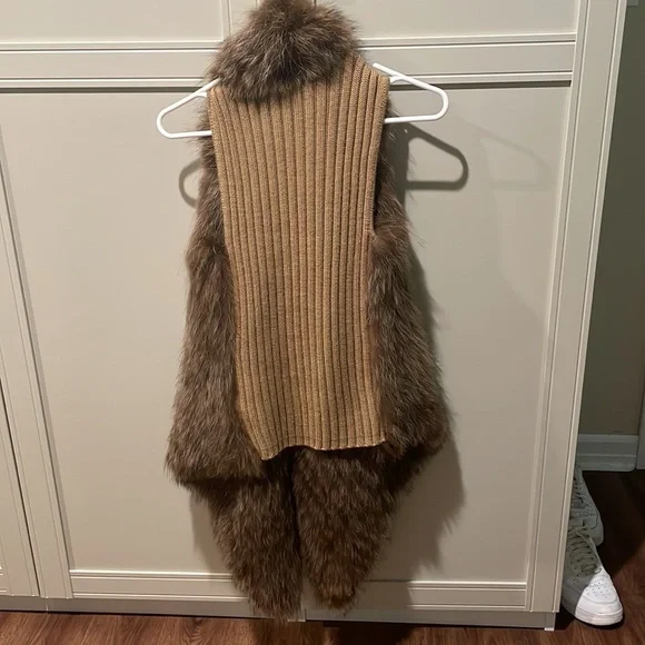 Michael Kors Real Fur Vest - Picture 2 of 4